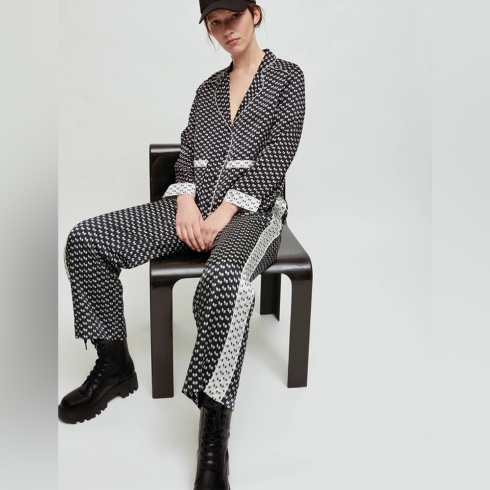 Maje Paris Bow Print Pajama Set
Black White
Designer
Size US Small FR 1 36 
$560